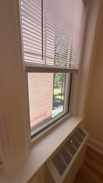 Building Photo - 3 Chauncy Ln