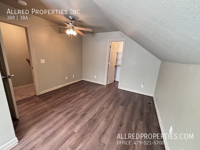 Building Photo - 114 S Ray Ave