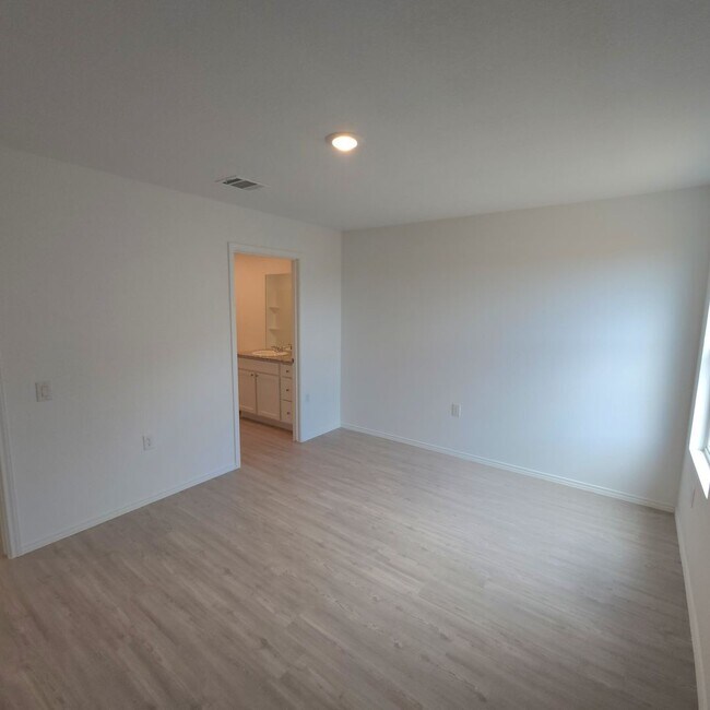 Building Photo - Welcome to the Heartbeat of South San Antonio In Vida