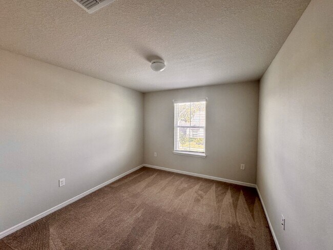 Building Photo - Epperson lagoon community-9565 Rally Spring Loop, Wesley Chapel!" WIFI AND CABLE INCLUDED