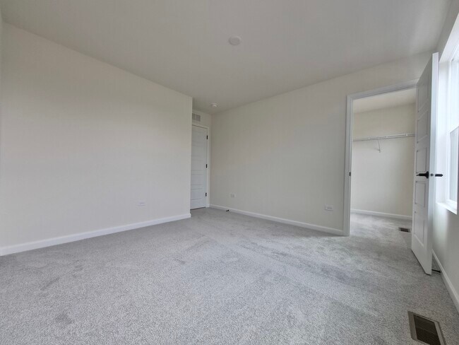 Building Photo - 24412 W Alexis Ln