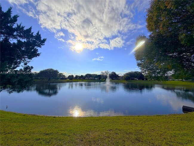 Building Photo - 1439 Captains Walk