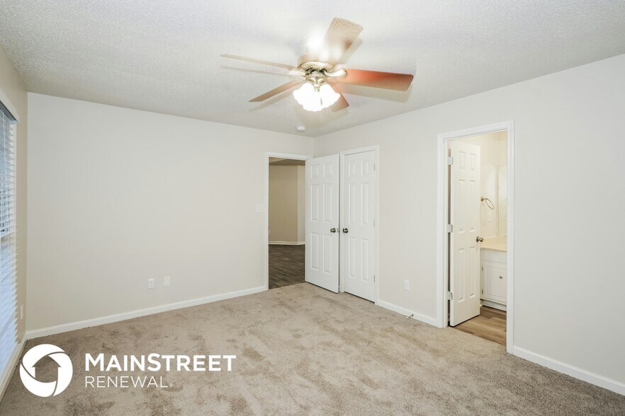 Building Photo - 537 Riverview Dr