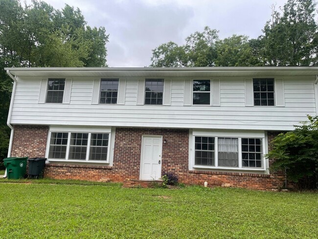 Building Photo - 3642 Marlborough Dr