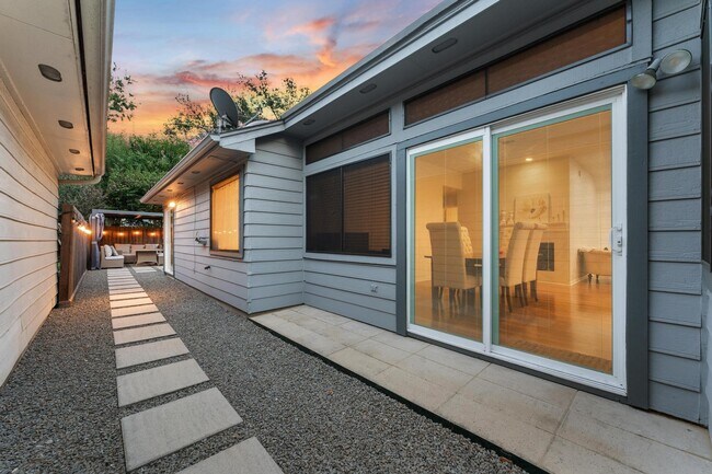 Building Photo - 7764 Park Falls Dr