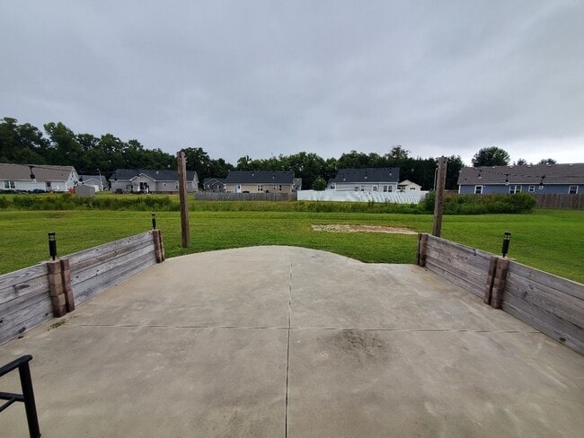 Building Photo - Beautiful 3BR/2BA Home in Hunters Lake – B...