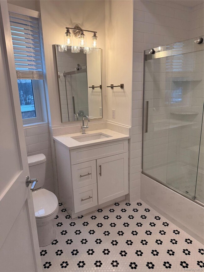 Building Photo - 122 Greenwich Ave