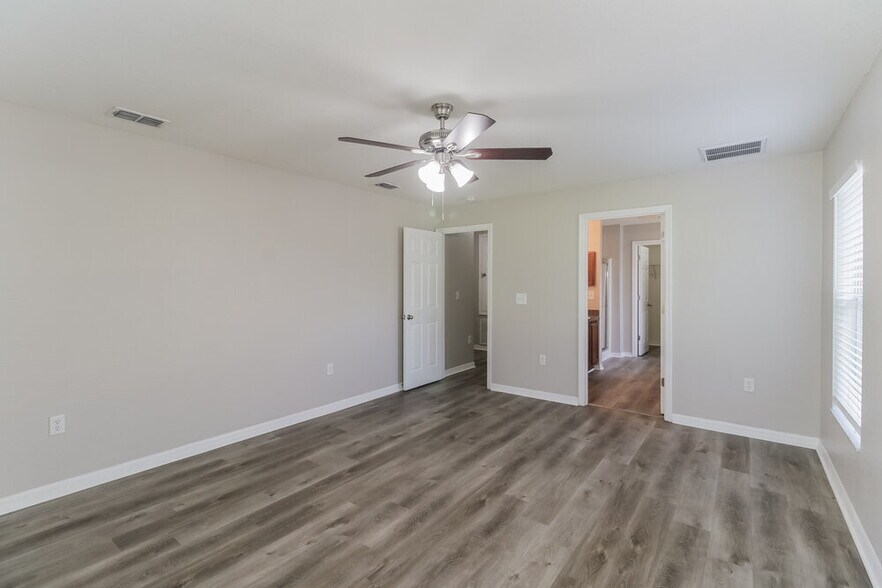 Building Photo - 7252 Sherman Hills Blvd