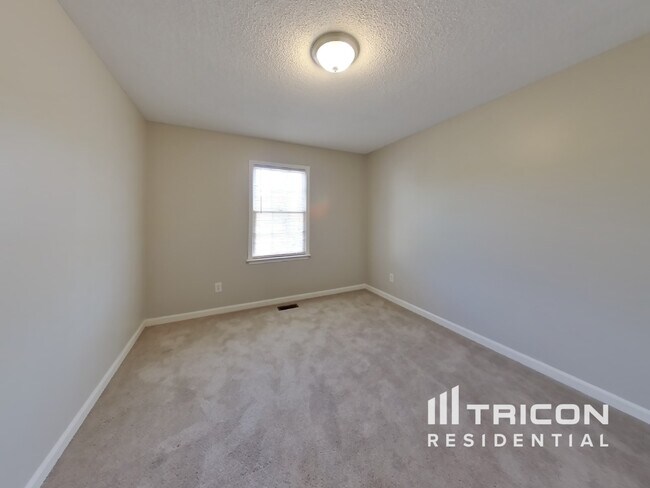 Building Photo - 184 Clydesdale Ln SE