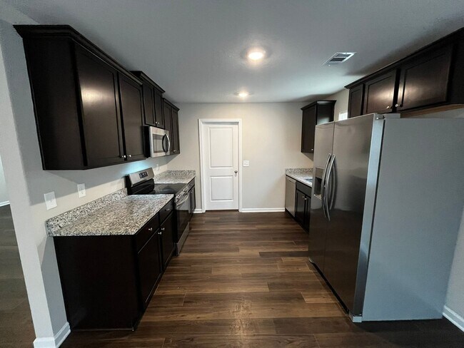 Building Photo - Stunning New Construction in the Heart of Columbus