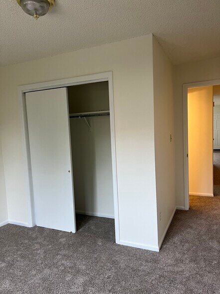 Building Photo - 1916 9th Ave