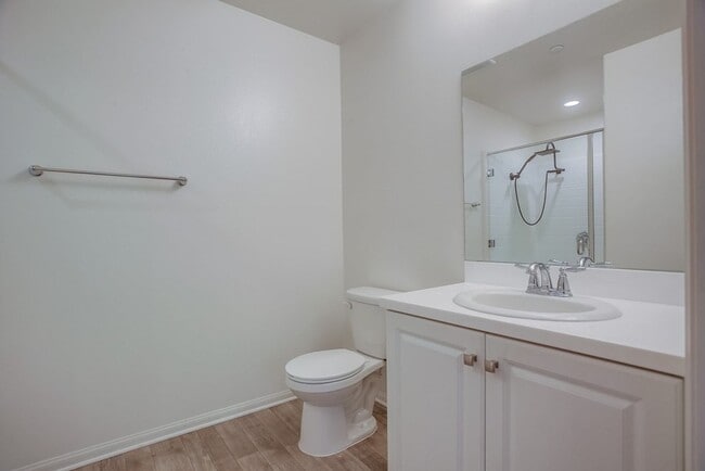 Building Photo - Beautiful 4 Bedroom Townhome! Built in 202...