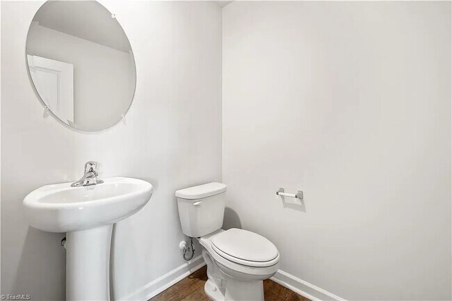 Building Photo - 304 Aspen Place Ct