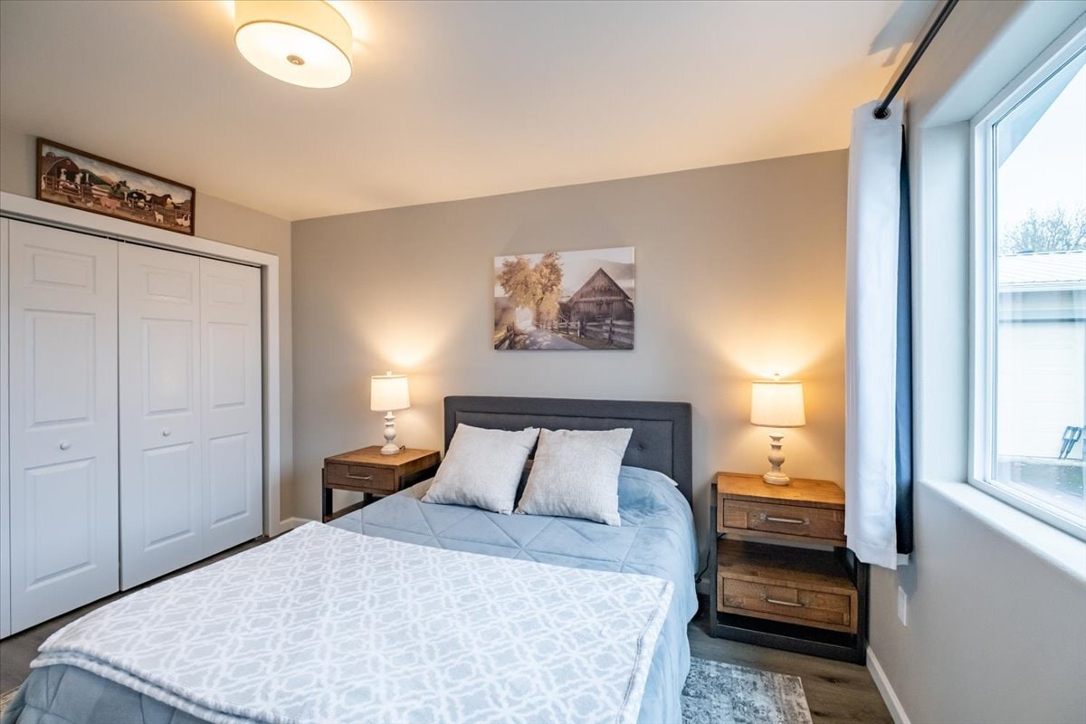 Building Photo - 365 S 15th St