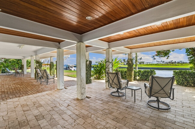 Building Photo - 1600 Treasure Ln