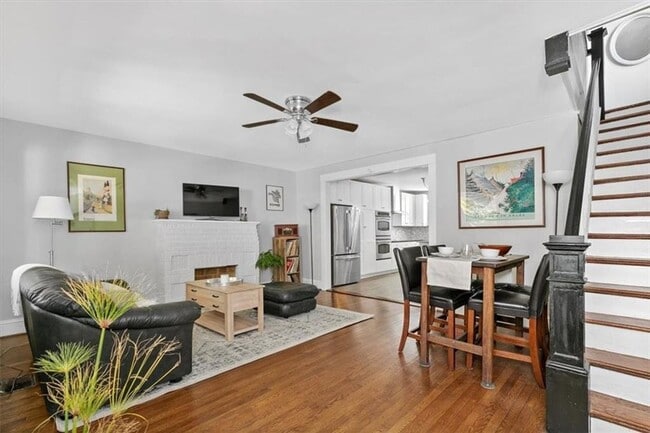 Building Photo - Quintessential Northside House