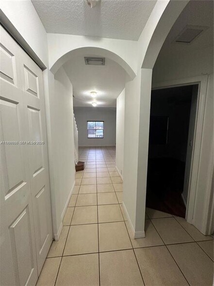 Building Photo - 2191 Anchor Ct