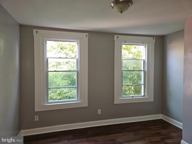 Building Photo - 3416 Ormes St