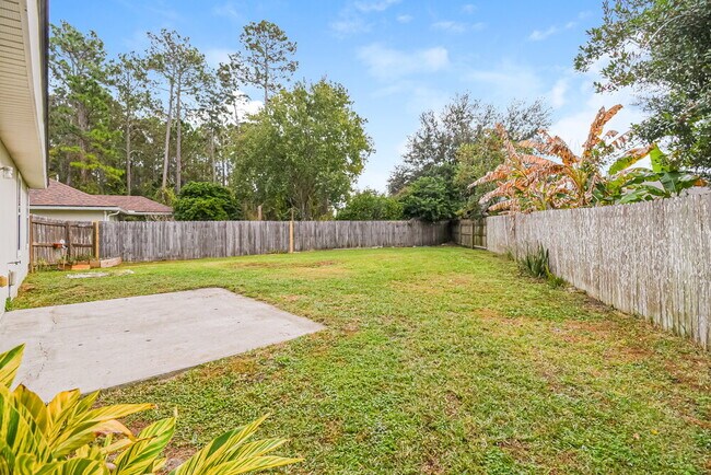 Building Photo - 3290 Silverado Cir