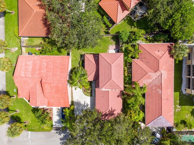 Building Photo - 12210 Dartmoor Dr