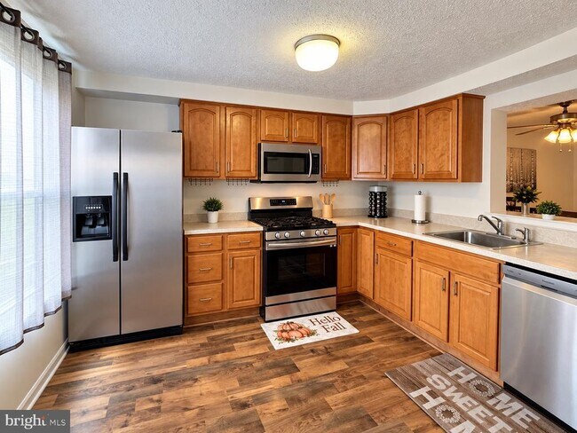 Building Photo - 43 Stoneshire Dr