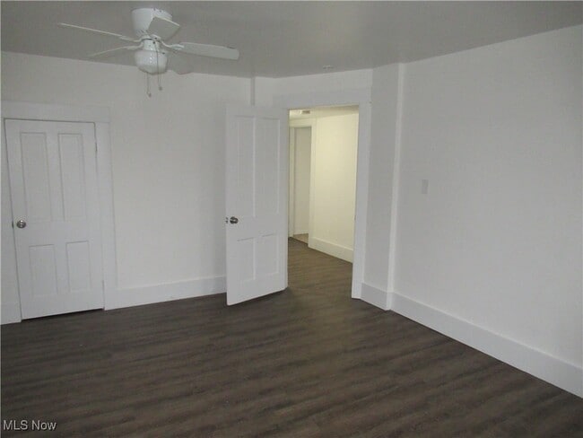 Building Photo - 118 W Glendale St