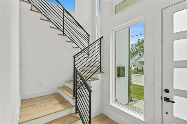 Building Photo - 3424 Ladd St
