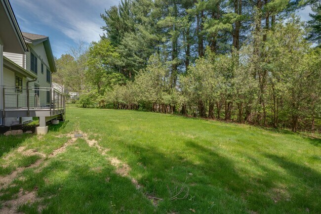 Building Photo - Modern Farmhouse 3 Bedroom 3.5 Barhroom