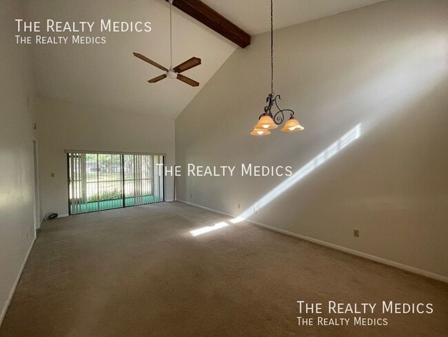 Building Photo - 477 Meadowood Blvd