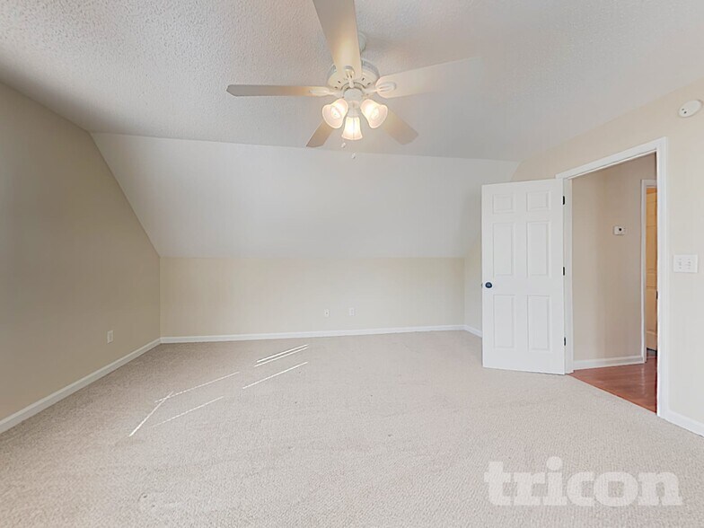 Building Photo - 447 Kent Ln