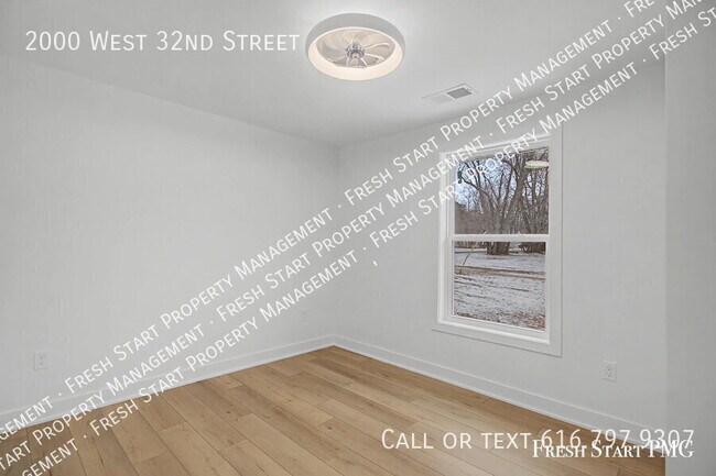 Building Photo - 2000 32nd St