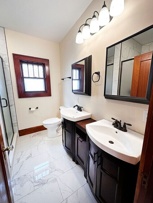 Building Photo - 44 Drew St