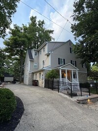 Building Photo - 132 E Muskingum Dr