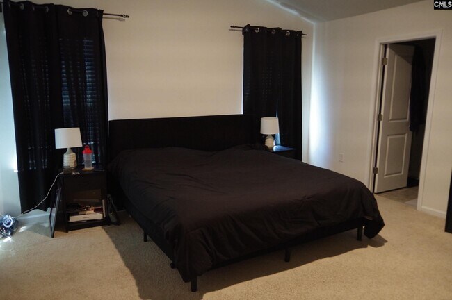 Building Photo - 457 Delahays Rd