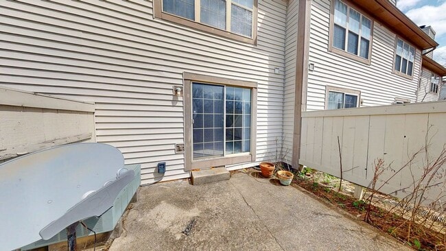 Building Photo - 5917 Shadow Lake Cir