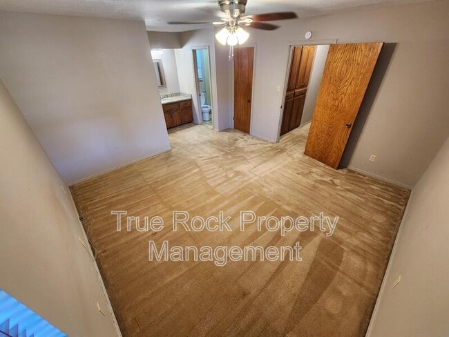 Building Photo - 2516 E Timber Terrace