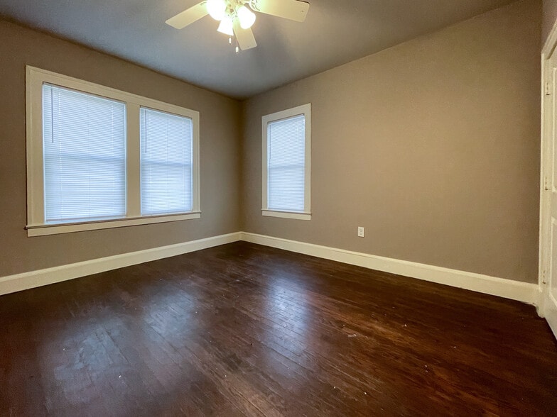 Building Photo - 2215 Sanger Ave