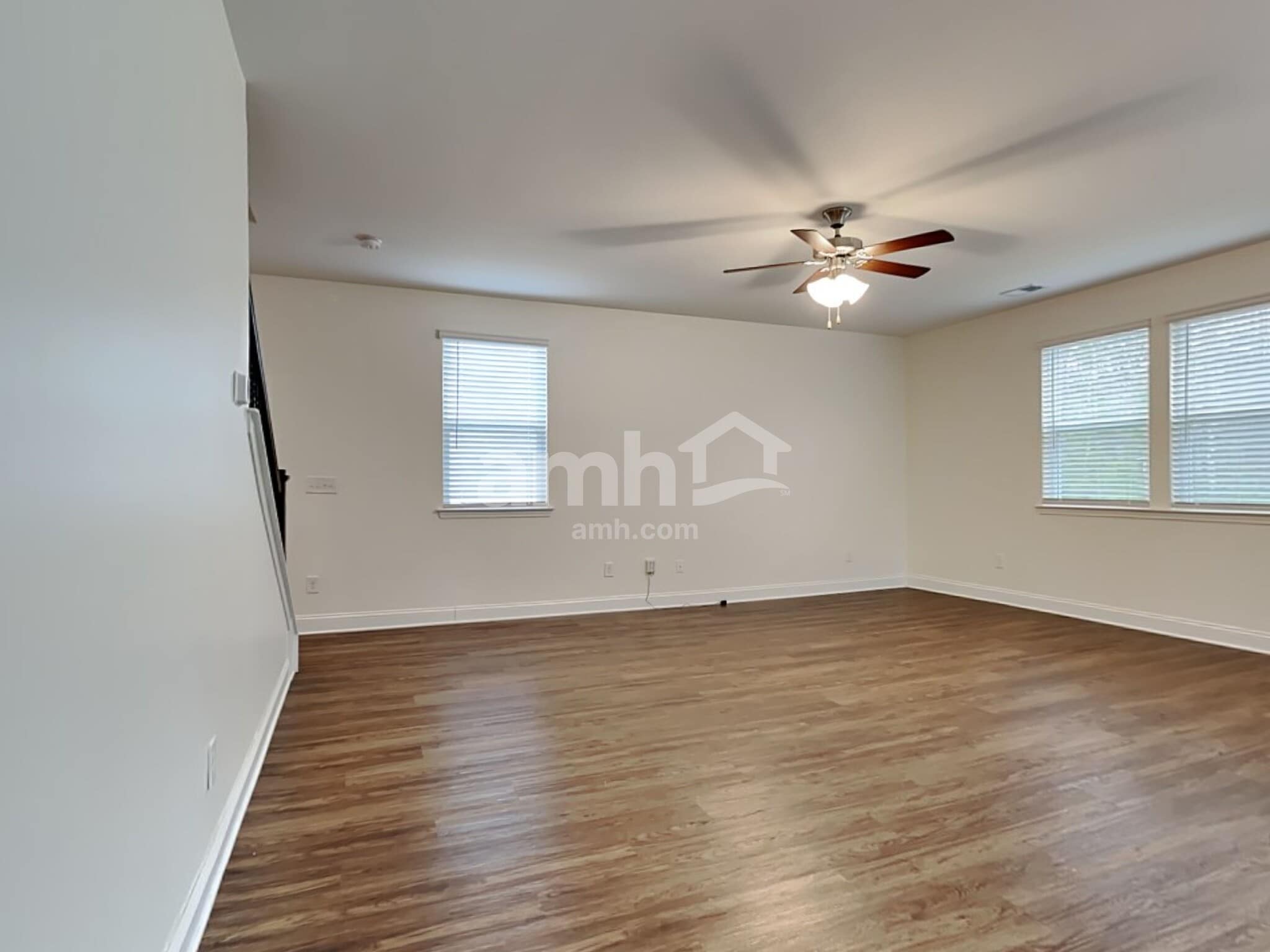 Building Photo - 105 Doral Blue Dr