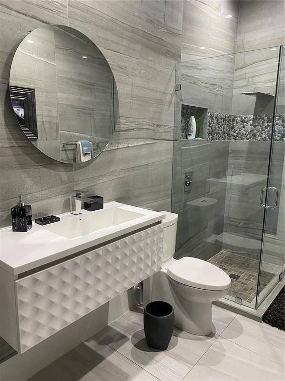 Building Photo - 1917 Pamlynne Pl