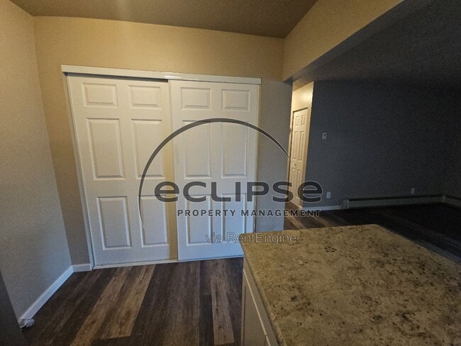 Building Photo - 502 Bell Ct