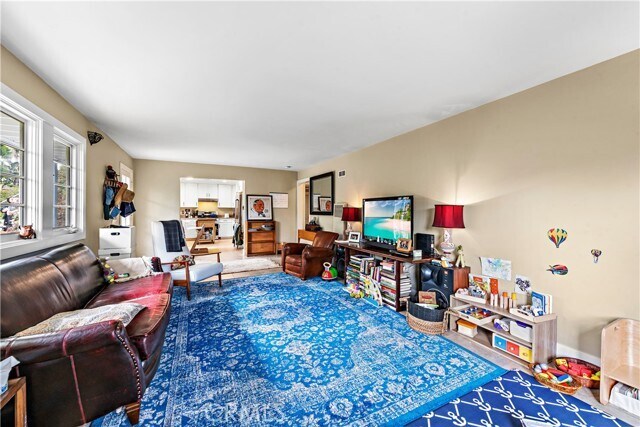 Building Photo - 303 Cazador Ln