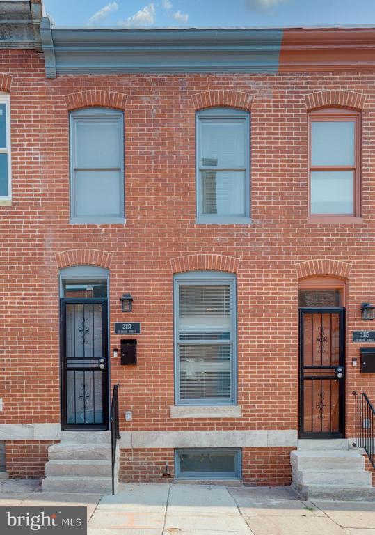 Building Photo - 2117 E Chase St