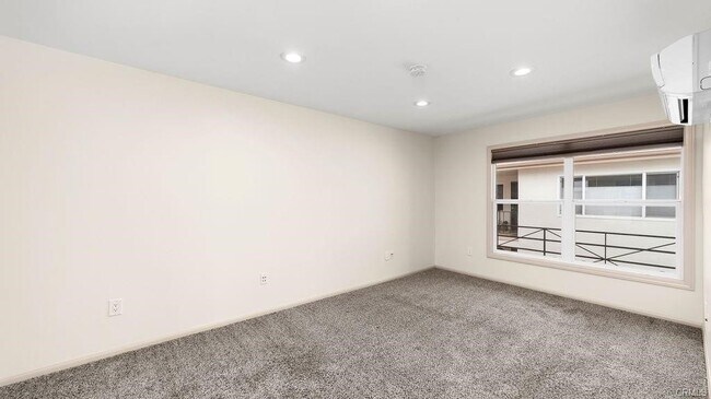 Building Photo - 107 N 1st St