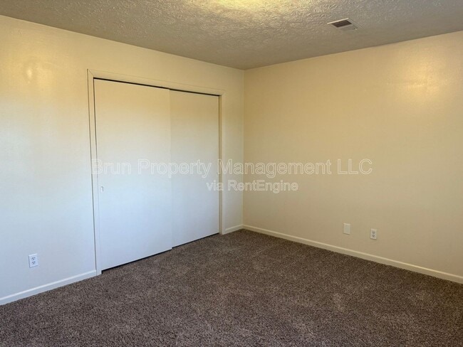 Building Photo - 1204 Glade Hill Dr