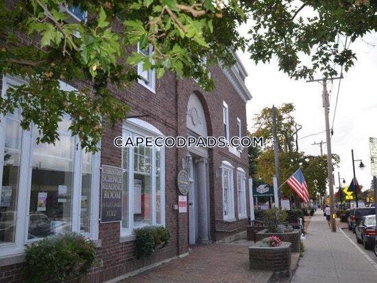 Building Photo - 357 Main St