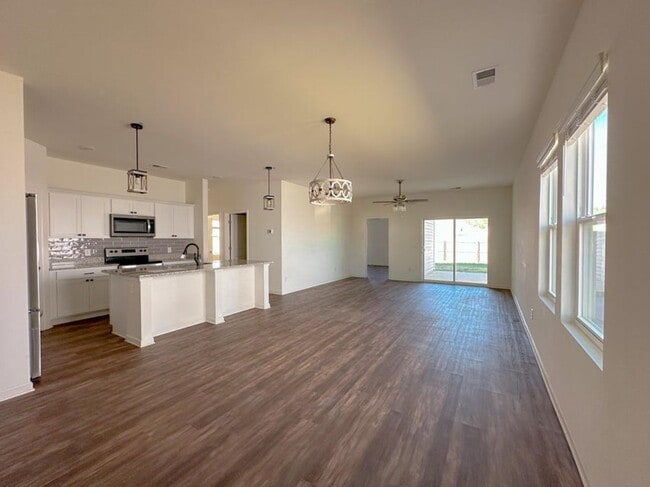 Building Photo - Home in Cane Bay Plantation
