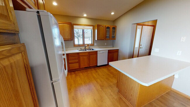 Building Photo - 2504 10th St SW