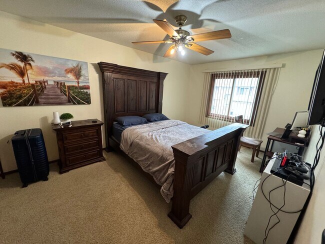 Building Photo - Great 3 BR/2 BA Townhome in Vadnais Heights!