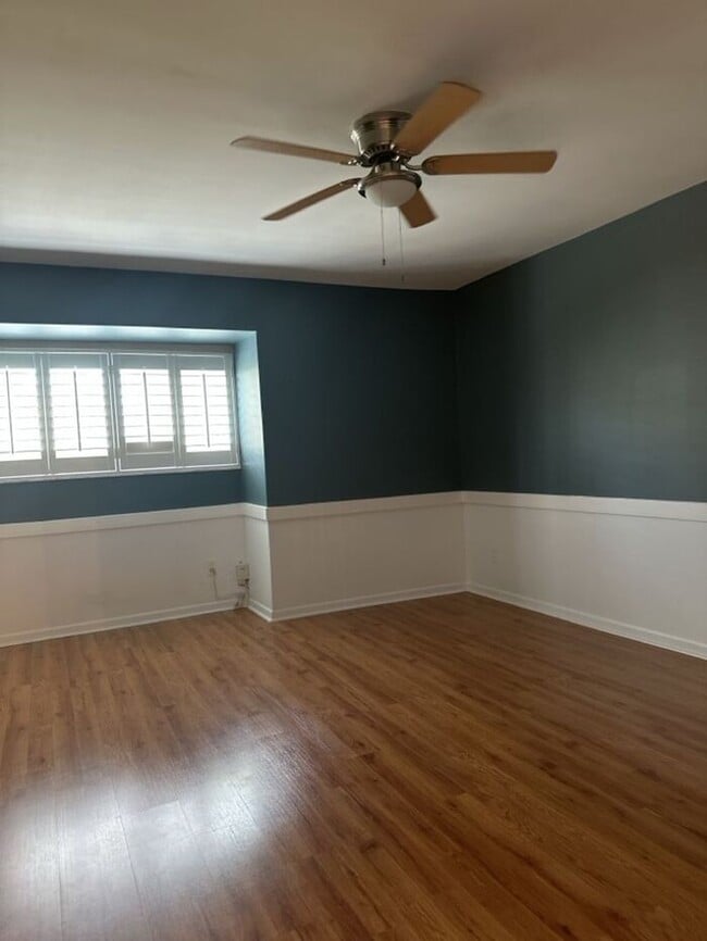 Building Photo - CARROLLWOOD VILLAGE REMODELED TOWNHOUSE