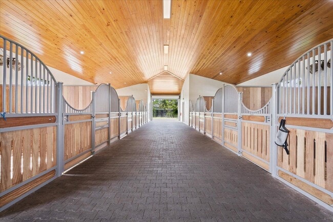 Building Photo - 15691 Sunnyland Ln